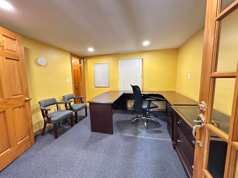 799 Front St, Chicopee, MA à vendre - Photo de l’immeuble – Image 2 sur 5