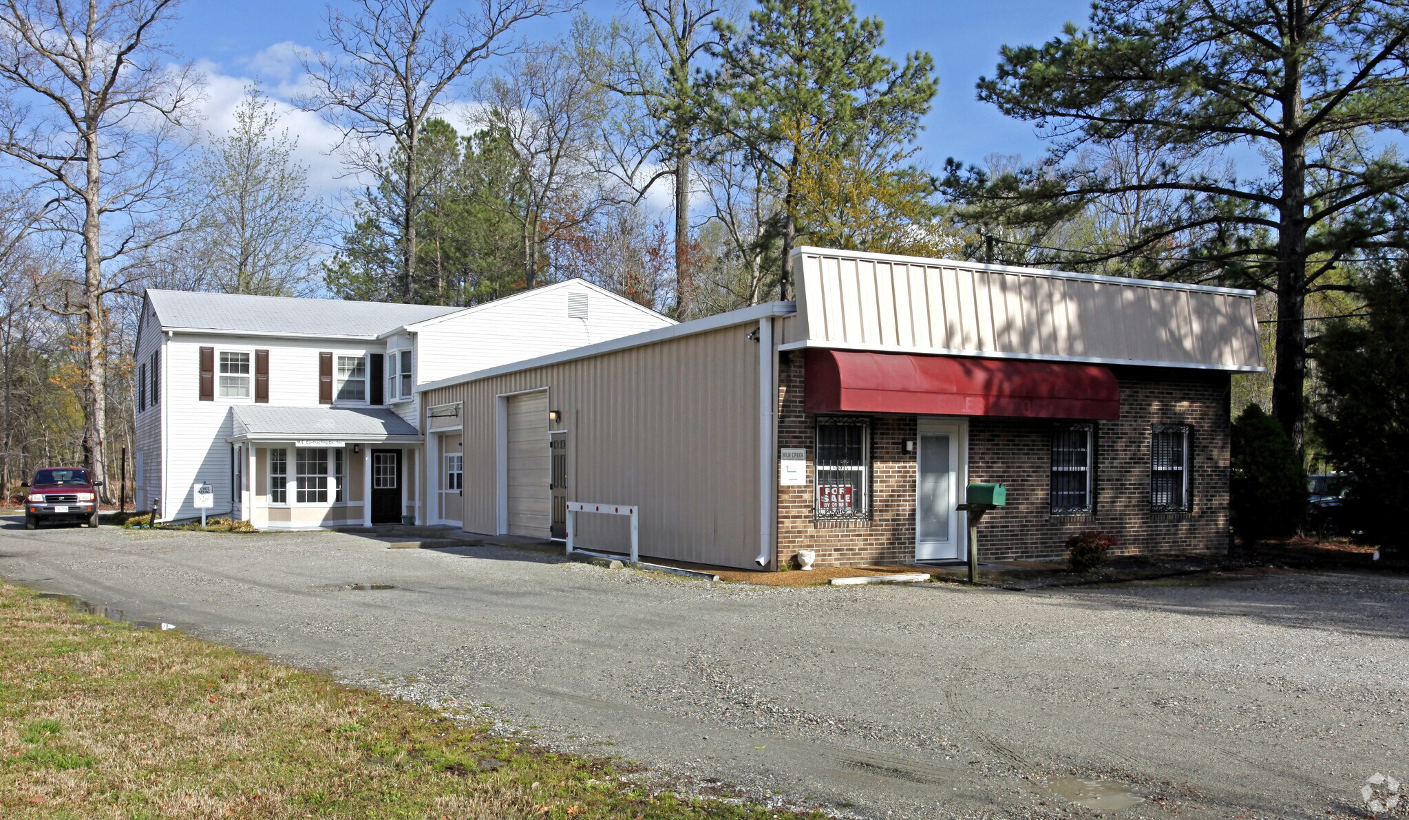 104 Industry Dr, Yorktown, VA à louer Photo de l’immeuble– Image 1 sur 12