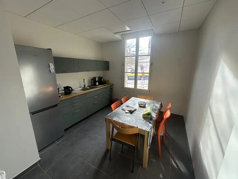 Bureau dans Chartres à vendre - Photo de l’immeuble – Image 2 sur 14
