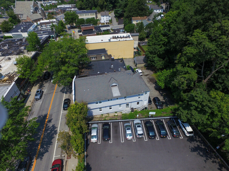 221 E Main St, Mount Kisco, NY à vendre - Photo de l’immeuble – Image 2 sur 22