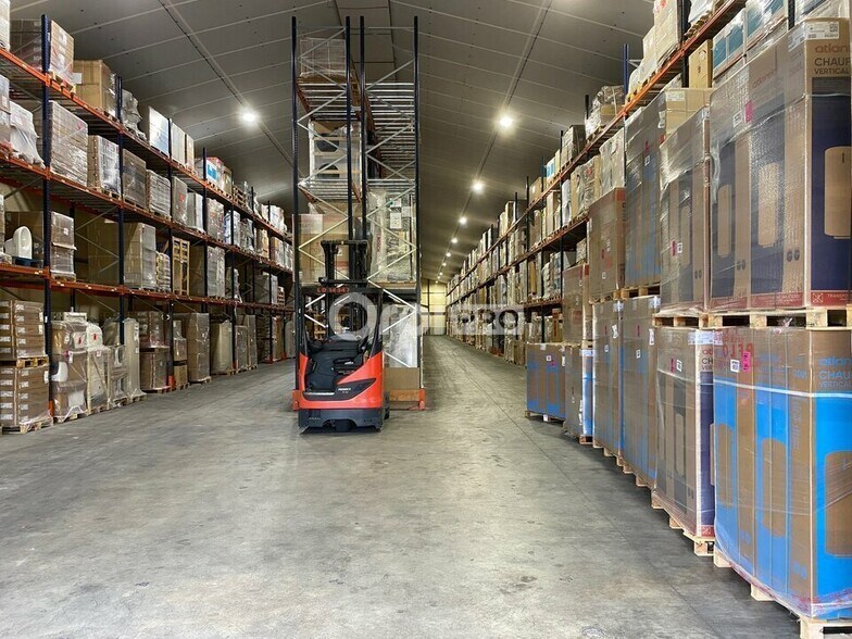 Industriel/Logistique dans Évellys à louer - Photo intérieure – Image 2 sur 9