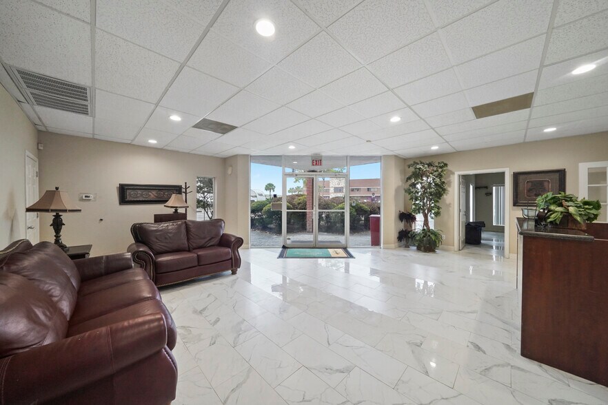 0 Highway 105, Conroe, TX à vendre - Photo principale – Image 3 sur 38