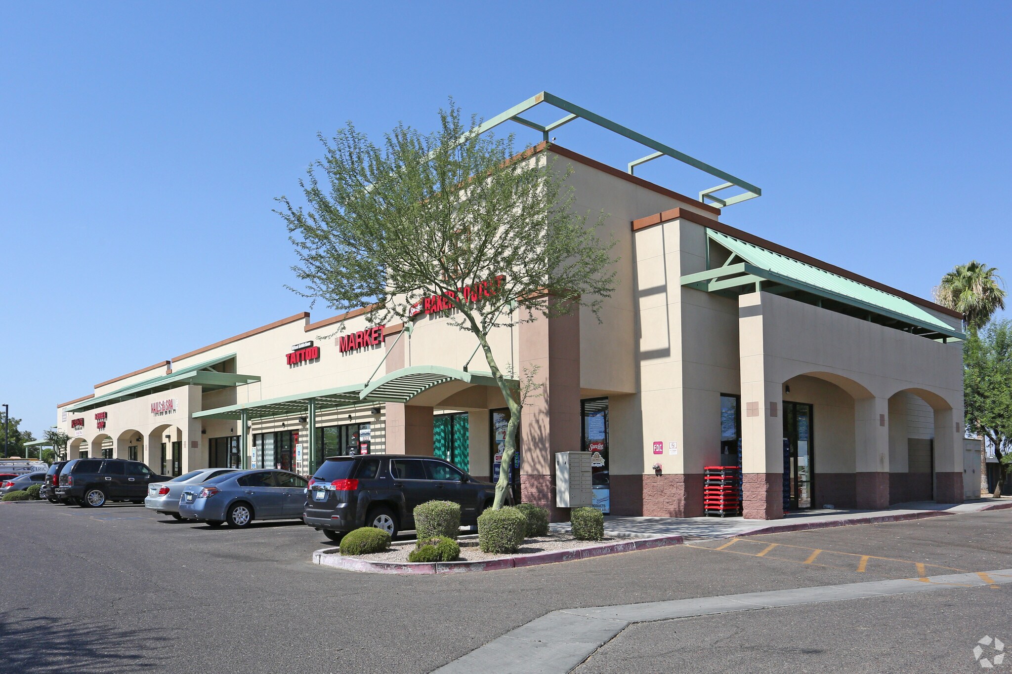 W Glendale Ave, Glendale, AZ à louer Photo de l’immeuble– Image 1 sur 8