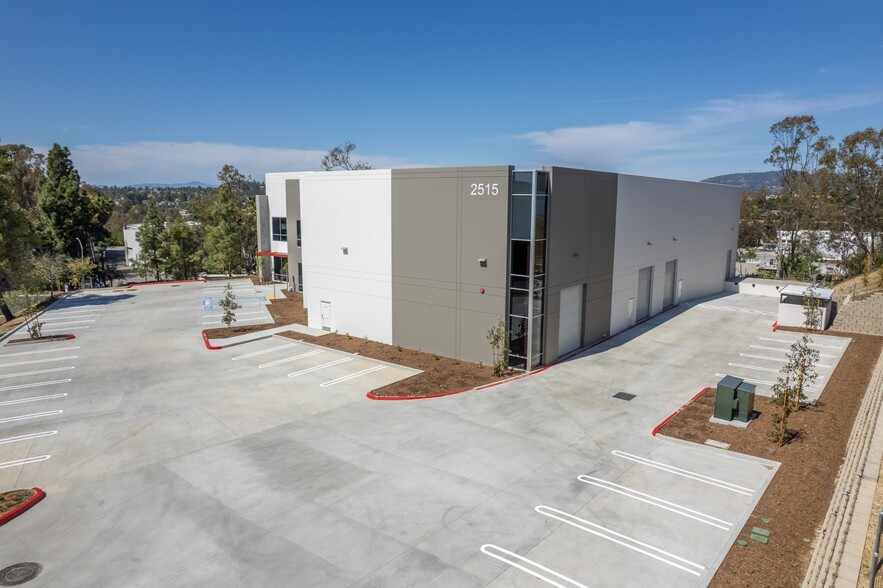2515 Birch St, Vista, CA à louer - Photo de l’immeuble – Image 3 sur 17