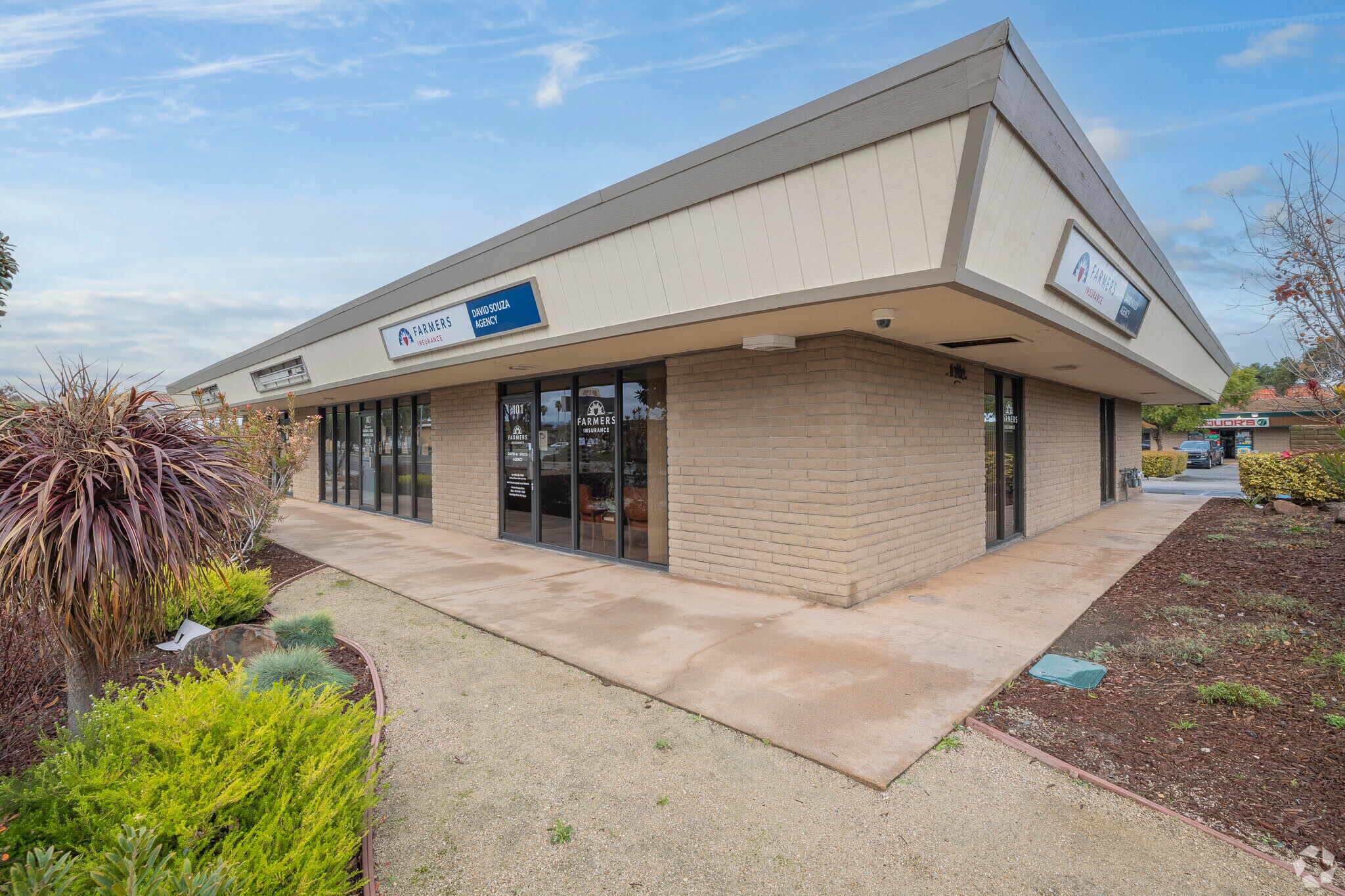 101-105 Serra Way, Milpitas, CA à louer Photo de l’immeuble– Image 1 sur 20