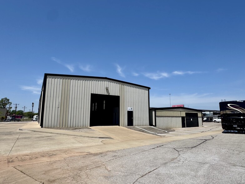 11624 N I-35 Service Rd, Oklahoma City, OK à vendre - Photo de l’immeuble – Image 1 sur 4