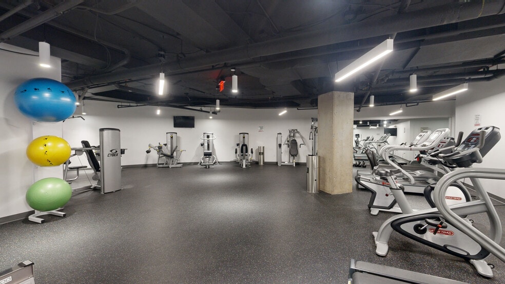 8609 Westwood Center Dr, Vienna, VA à louer - Numérisation 3D Matterport – Image 2 sur 23