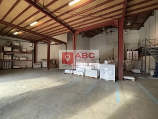 Plus de détails pour Local d'activités à louer