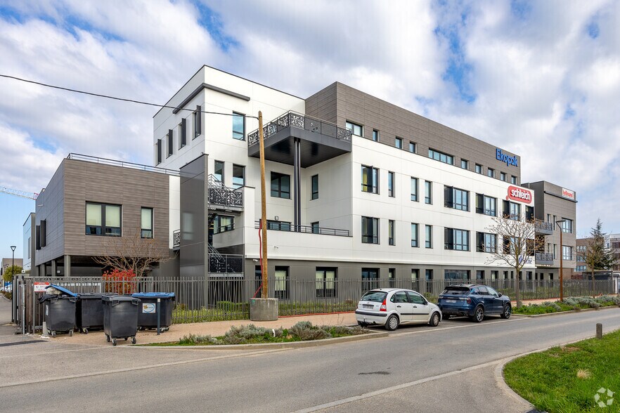 Bureau dans Genas à louer - Photo de l’immeuble – Image 2 sur 12