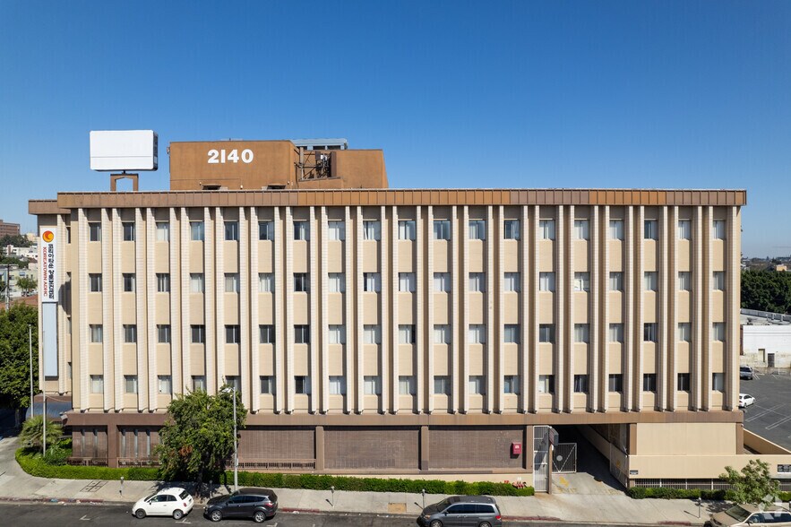 2140 W Olympic Blvd, Los Angeles, CA à louer - Aérien – Image 3 sur 4