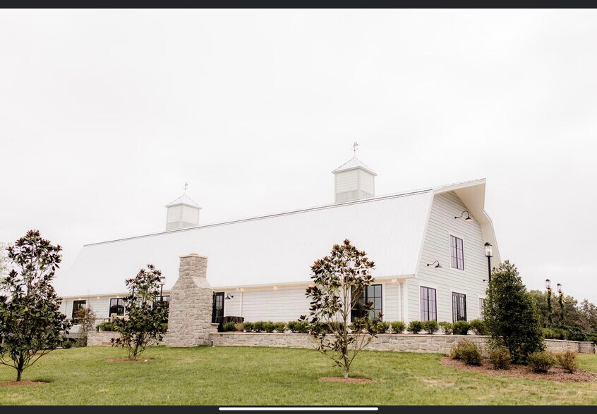 3795 Turnersville Rd, Cedar Hill, TN à vendre - Photo principale – Image 1 sur 26