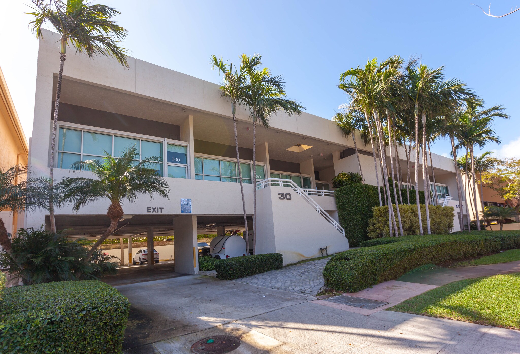 30 W Mashta Dr, Key Biscayne, FL à louer Photo principale– Image 1 sur 13
