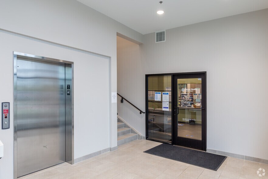 2660 Scripture St, Denton, TX à louer - Hall d’entrée – Image 3 sur 4