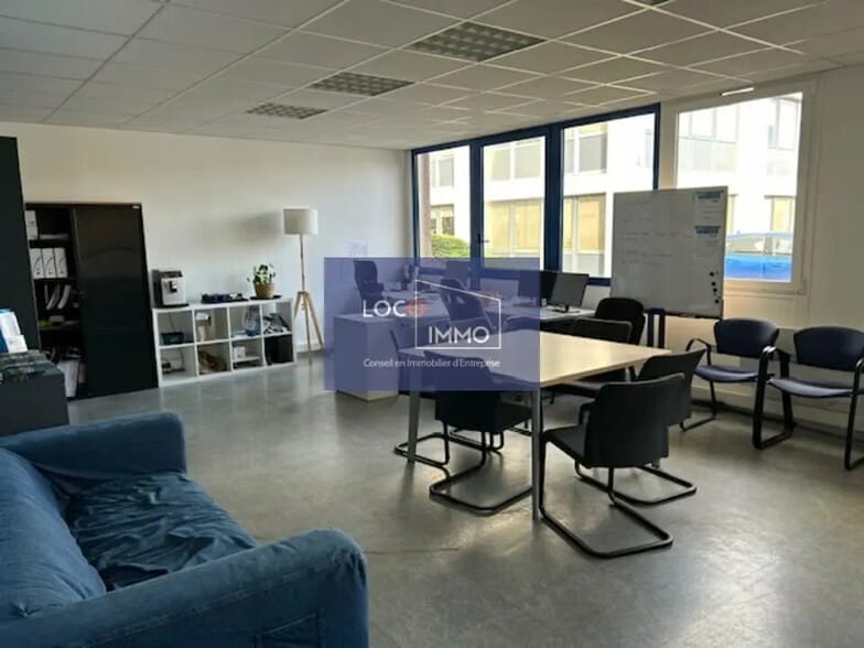 Local d’activités dans Gradignan à louer - Photo intérieure – Image 2 sur 11