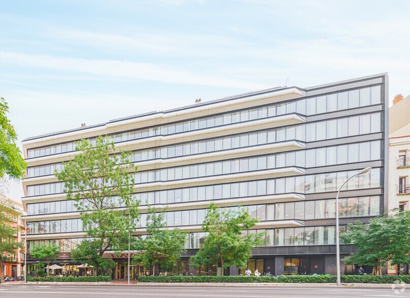 Calle de Eloy Gonzalo, 10, Madrid, Madrid à louer - Photo de l’immeuble – Image 3 sur 5