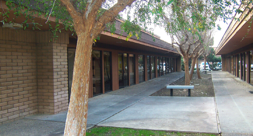 6700 N 1st St, Fresno, CA à louer - Photo de l’immeuble – Image 2 sur 4