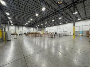 8710 Airpark West Dr, Charlotte, NC à louer Photo intérieure– Image 2 sur 7