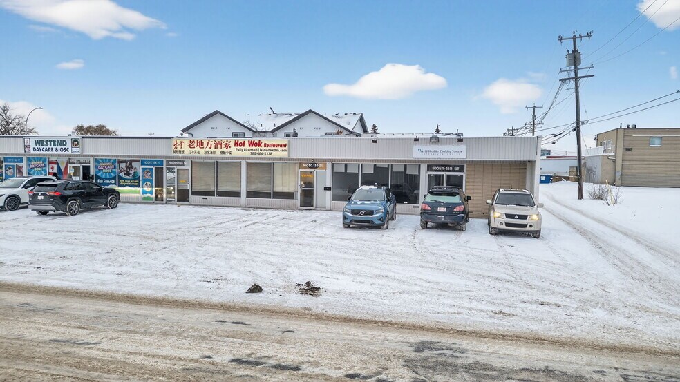 10054 158 St NW, Edmonton, AB à louer - Photo de l’immeuble – Image 2 sur 15