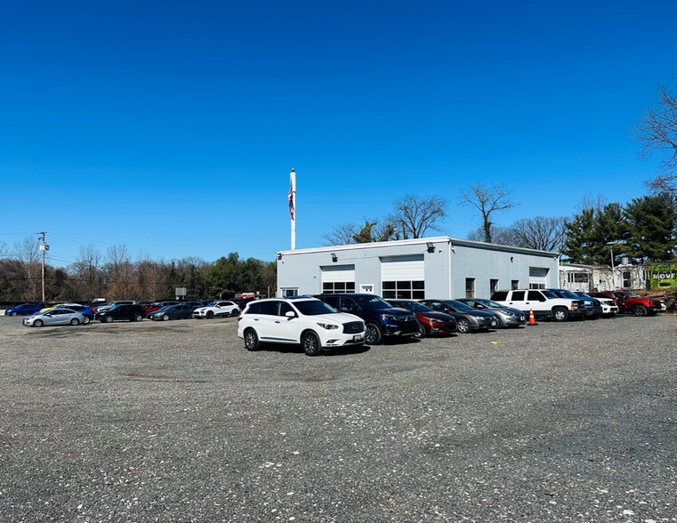 7056 Aviation Blvd, Glen Burnie, MD à louer - Photo de l’immeuble – Image 1 sur 9