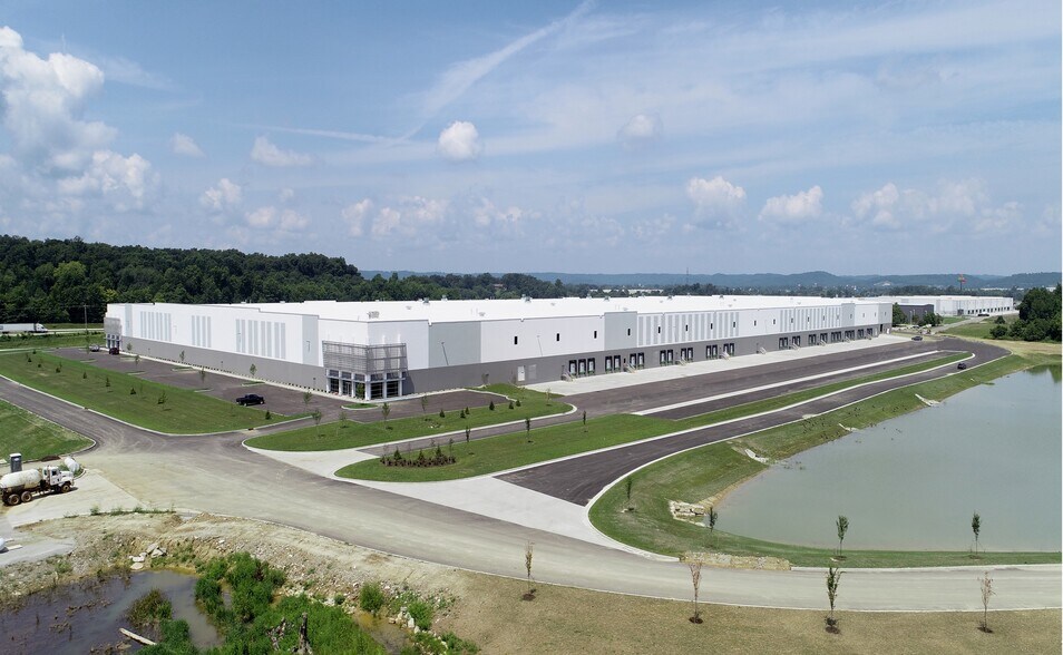 120 Velocity Way, Shepherdsville, KY à louer - Photo de l’immeuble – Image 2 sur 4