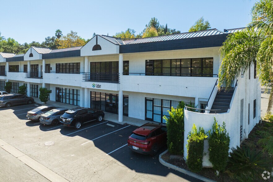 1340 E Route 66, Glendora, CA à louer - Photo principale – Image 1 sur 6