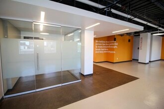 425 Michigan Ave, Buffalo, NY à louer Photo intérieure– Image 2 sur 10