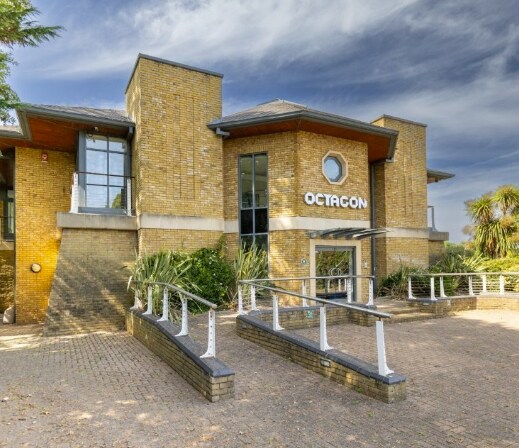 Hurst Rd, East Molesey à louer - Photo de l’immeuble – Image 2 sur 21