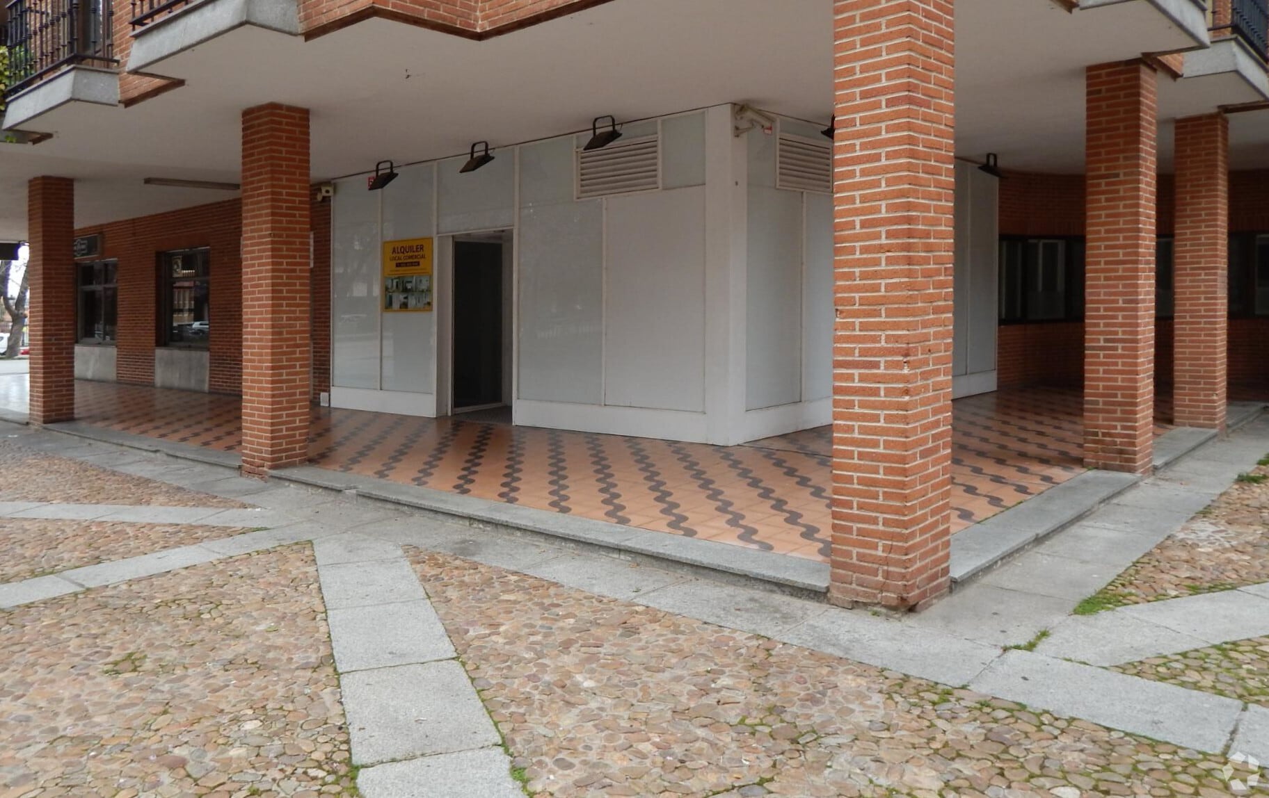 Local commercial dans Ávila, Ávila à louer Photo intérieure– Image 1 sur 2