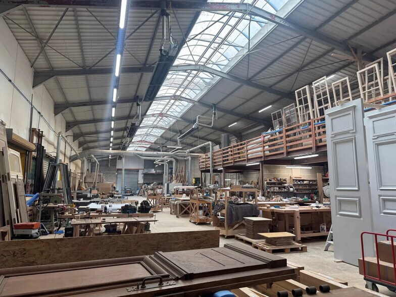 Local d'activités dans Reims à vendre - Photo de l’immeuble – Image 2 sur 5