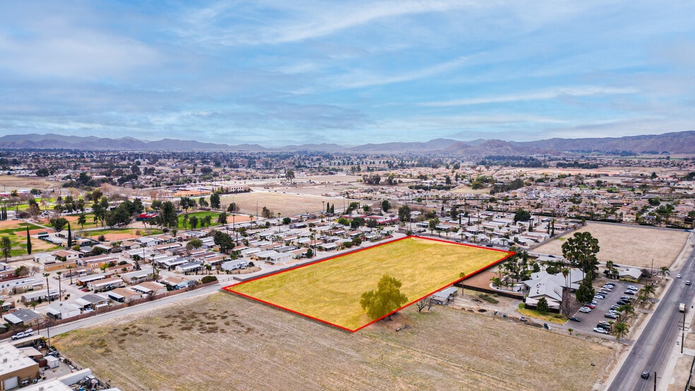 S Grand Ave, San Jacinto, CA à vendre - Aérien – Image 3 sur 13