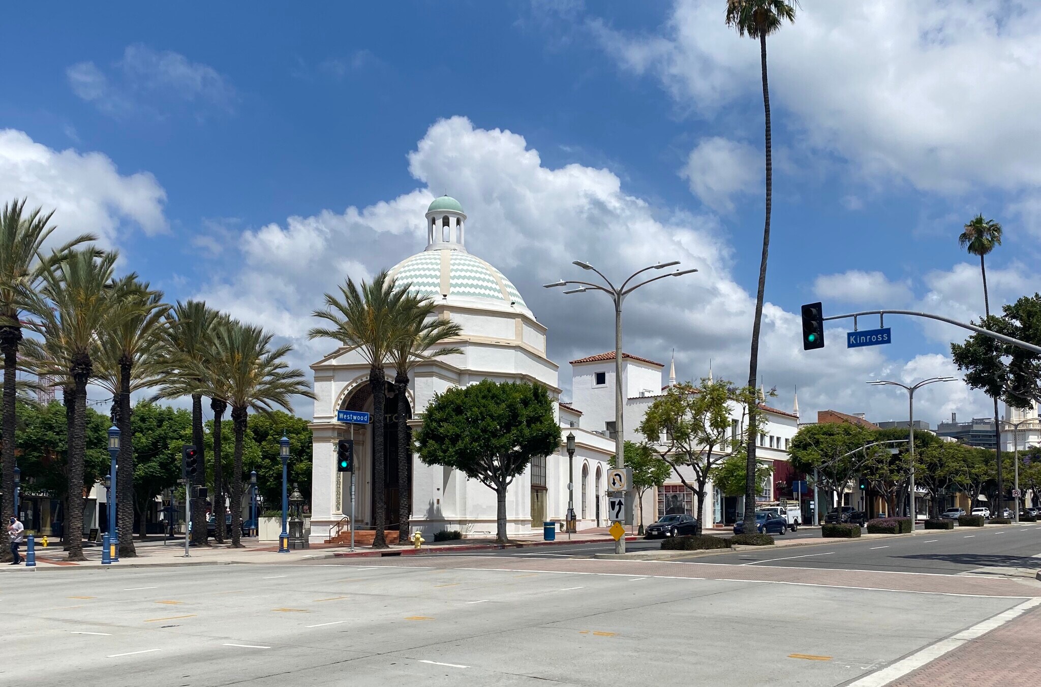 1045-1081 Westwood Blvd, Los Angeles, CA à louer Photo principale– Image 1 sur 3