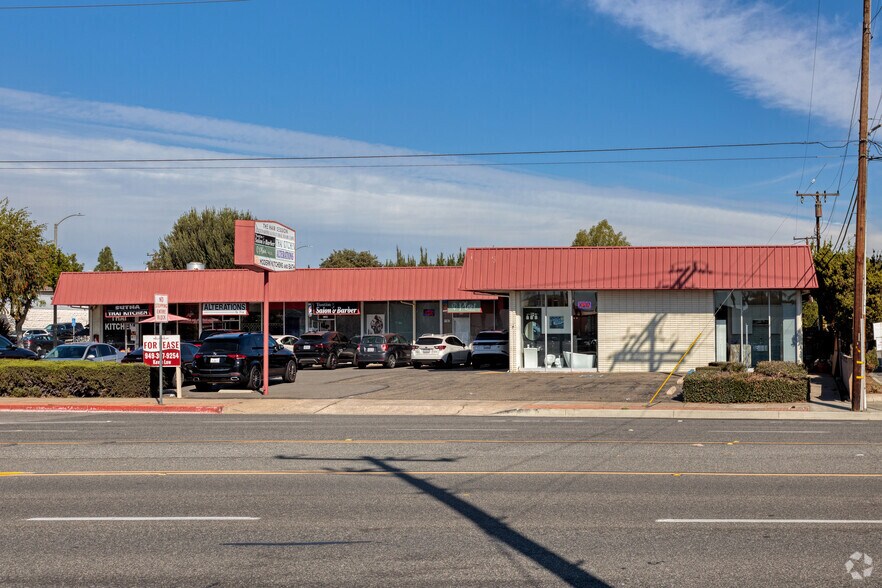 1161 Irvine Blvd, Tustin, CA à louer - Photo de l’immeuble – Image 3 sur 5