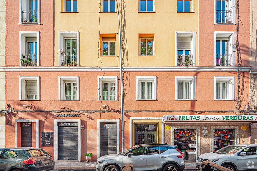 Immeuble residentiel dans Madrid, Madrid à vendre - Photo de l’immeuble – Image 2 sur 2