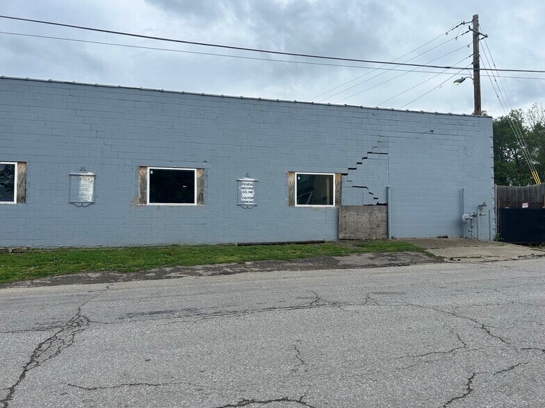 1846 E 30th St, Indianapolis, IN à vendre - Photo de l’immeuble – Image 3 sur 33