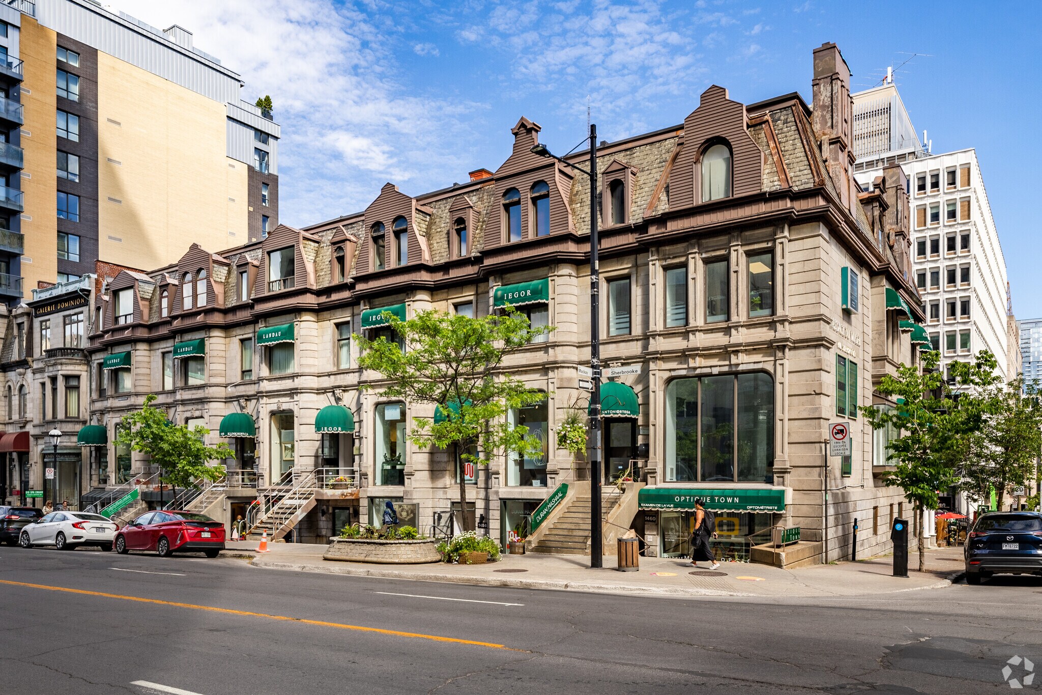 1448-1458 Sherbrooke Rue O, Montréal, QC à louer Photo de l’immeuble– Image 1 sur 4