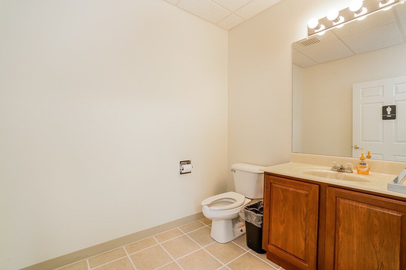 100 Schoosett St, Pembroke, MA 02359 - Lot 2 -  - Photo intérieure - Image 1 of 13