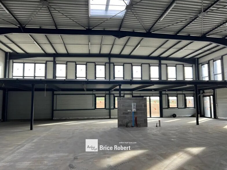 239 Rue Michel Girer, Mionnay à louer - Photo intérieure – Image 2 sur 6