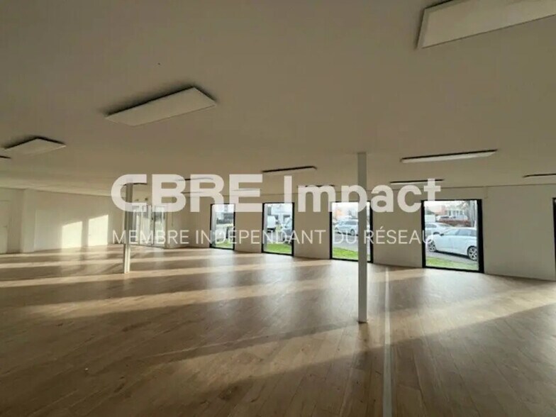 Local d’activités dans Cormontreuil à louer - Photo de l’immeuble – Image 1 sur 9