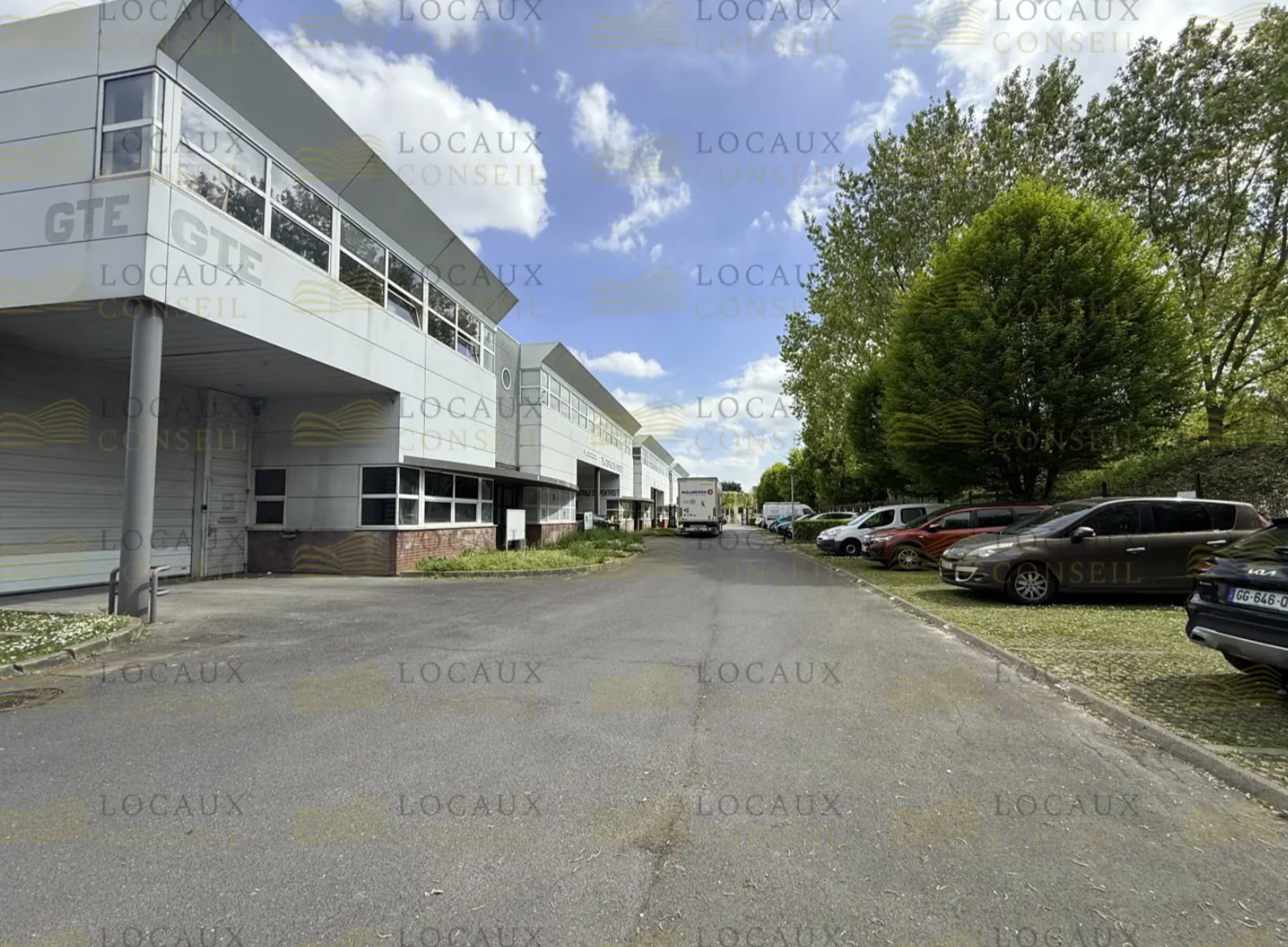 Local d’activités dans Bondy à louer Photo principale– Image 1 sur 6