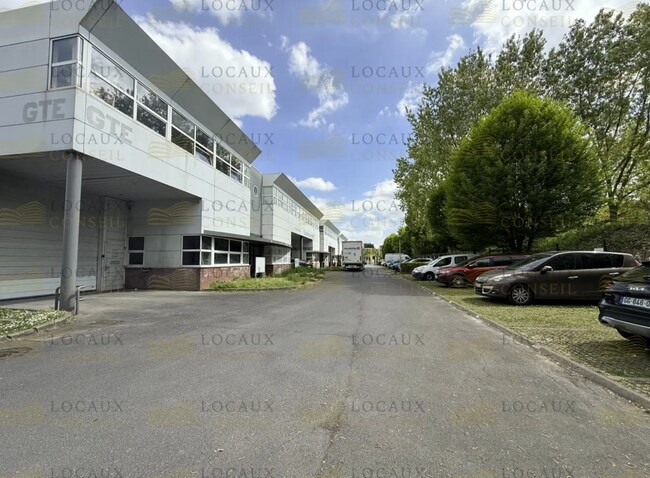 Plus de détails pour Local d'activités à louer