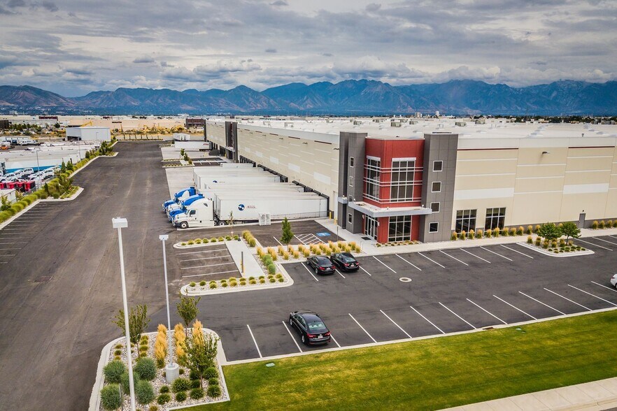 1555 S Gramercy Rd, Salt Lake City, UT à louer - Photo de l’immeuble – Image 1 sur 6