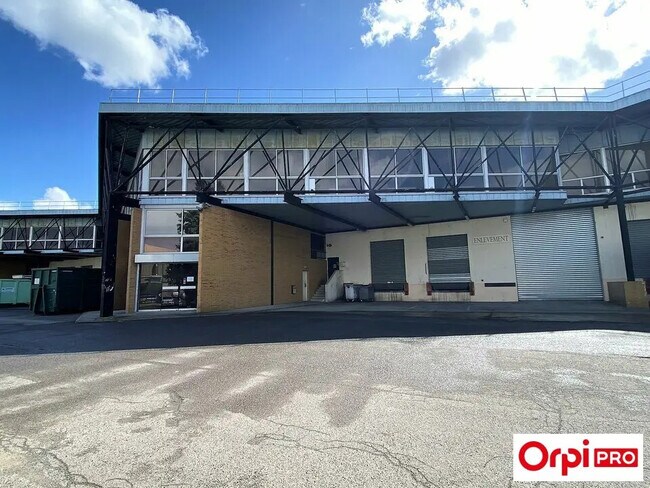 Plus de détails pour Bureau, Industriel/Logistique à louer