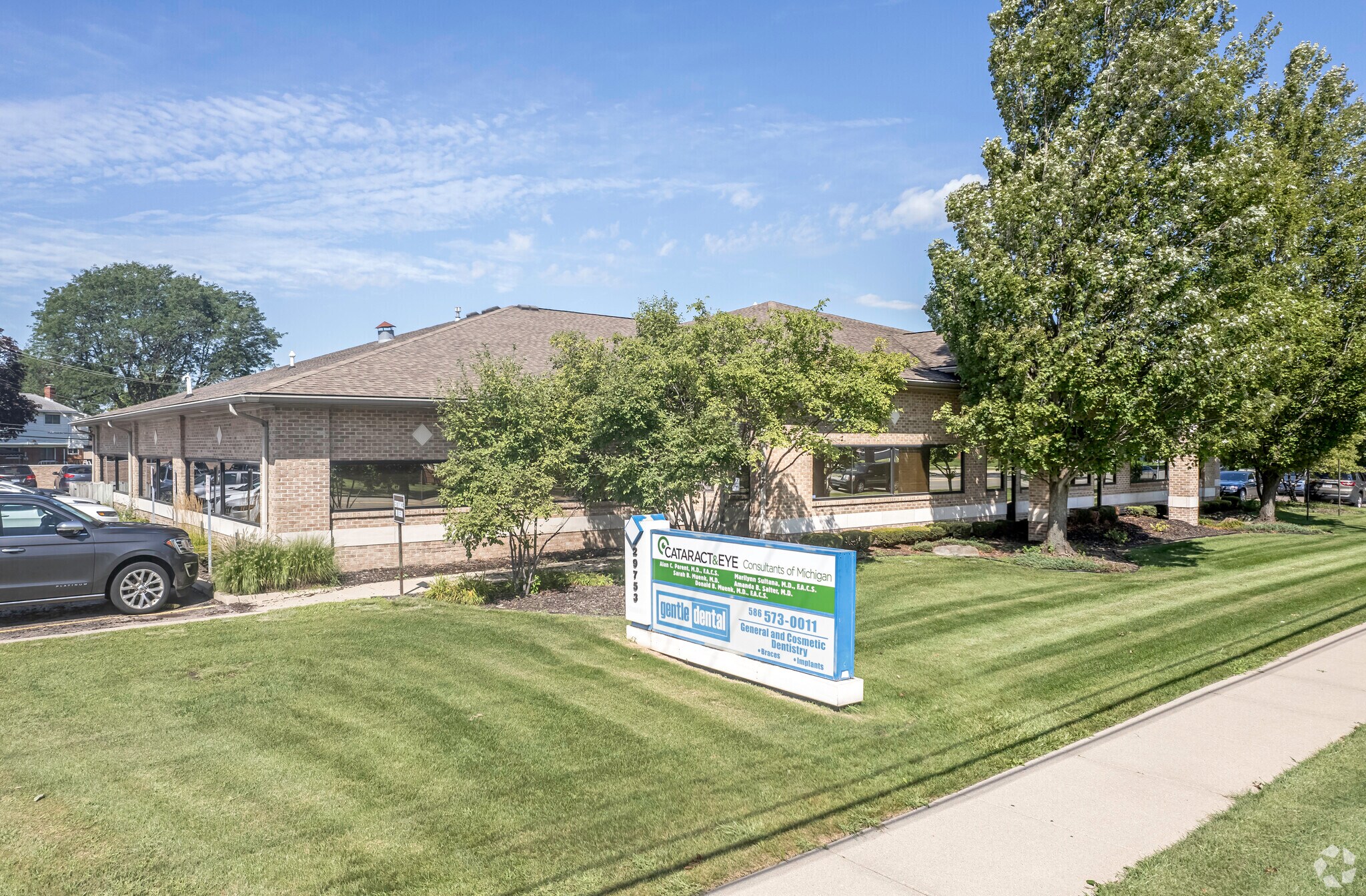 29753 Hoover Rd, Warren, MI à louer Photo principale– Image 1 sur 6