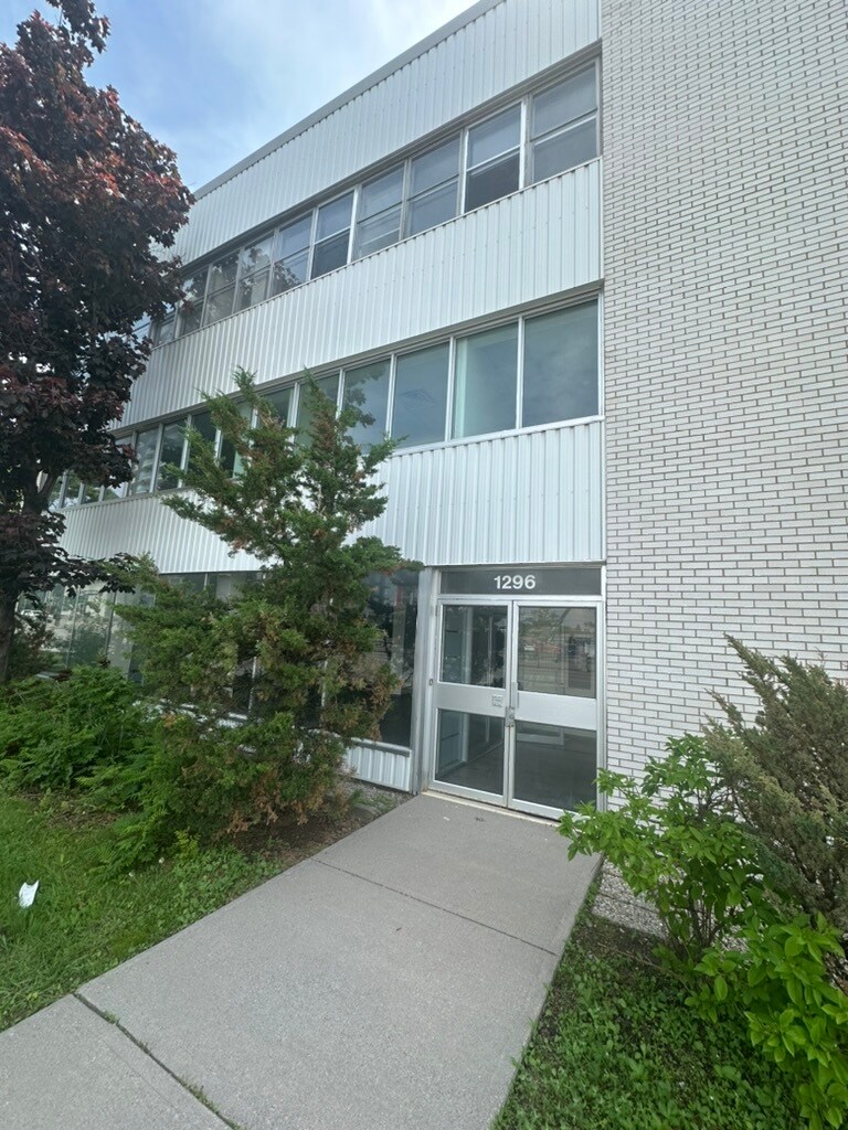 1296 Carling Ave, Ottawa, ON à louer Photo de l’immeuble– Image 1 sur 12