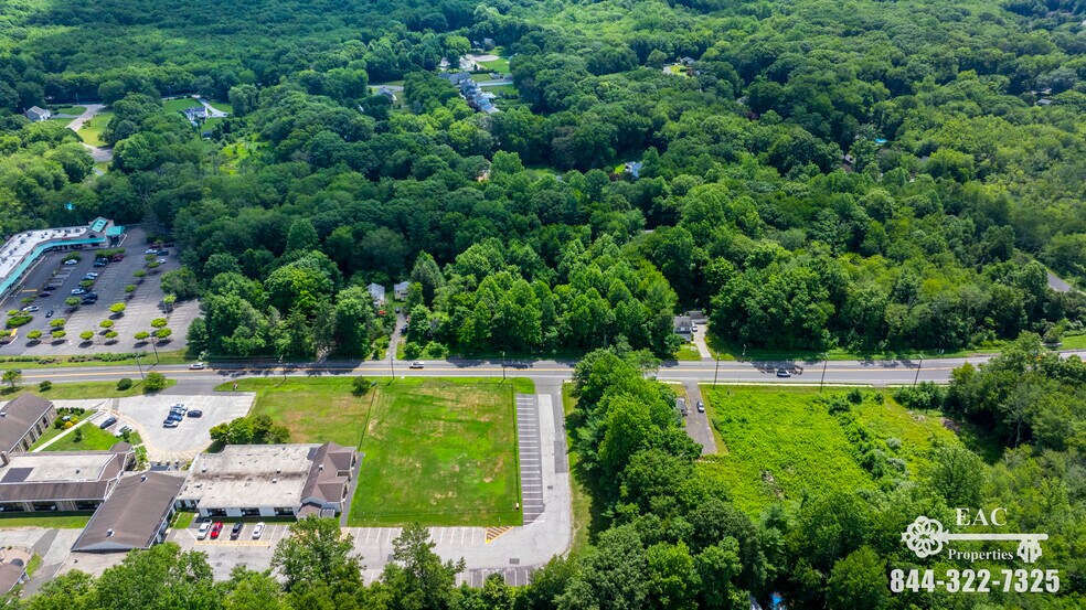 350 Monroe Tpke, Monroe, CT à vendre - Photo de l’immeuble – Image 3 sur 8