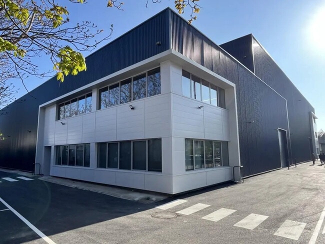 Plus de détails pour 20 Avenue Marcellin Berthelot, Villeneuve-la-Garenne - Bureau, Local d'activités à louer