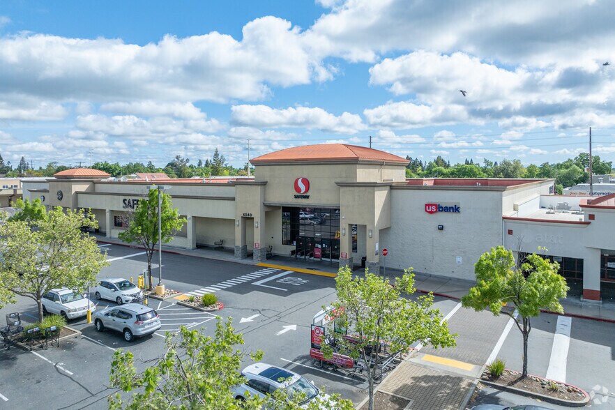 4010-4020 Manzanita Ave, Carmichael, CA à louer - Photo de l’immeuble – Image 3 sur 12
