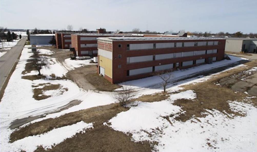 36 Winnipeg Rd, Clinton, ON à louer Photo principale– Image 1 sur 9