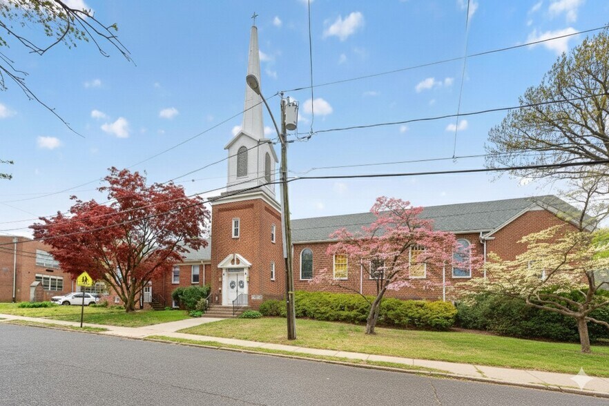 1701 Sycamore St, Haddon Heights, NJ à vendre - Photo de l’immeuble – Image 1 sur 17