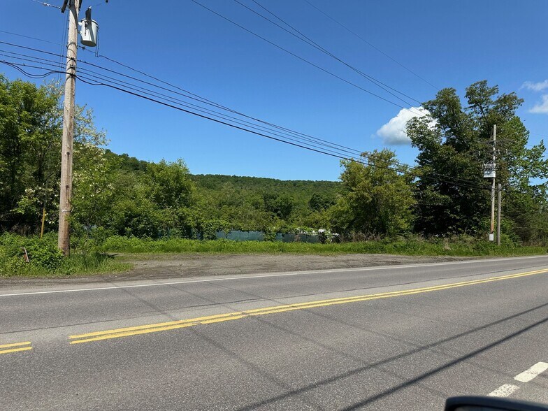 1357 Main St, New Milford, PA à louer - Photo de l’immeuble – Image 2 sur 4